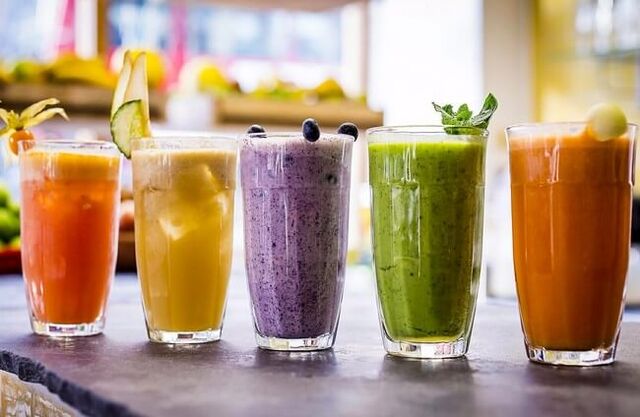 Types of smoothies based on berries, fruit and vegetables
